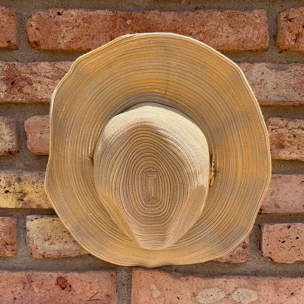 🐚 Scala Hat with FREE Shell Pin - Picture 3 of 12